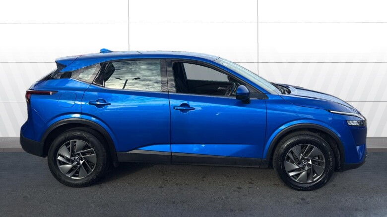 Nissan Qashqai 1.3 DiG-T MH Acenta Premium 5dr Petrol Hatchback